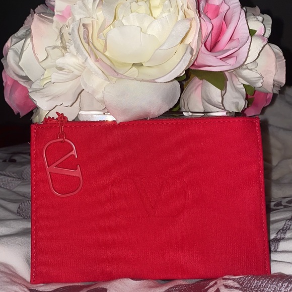 VALENTINO GARAVANI NWOT
Size S Cloth travel bag
Never worn, - Picture 5 of 8